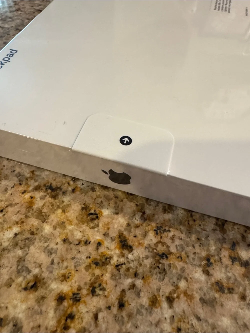 Apple Magic Trackpad - Silver and White